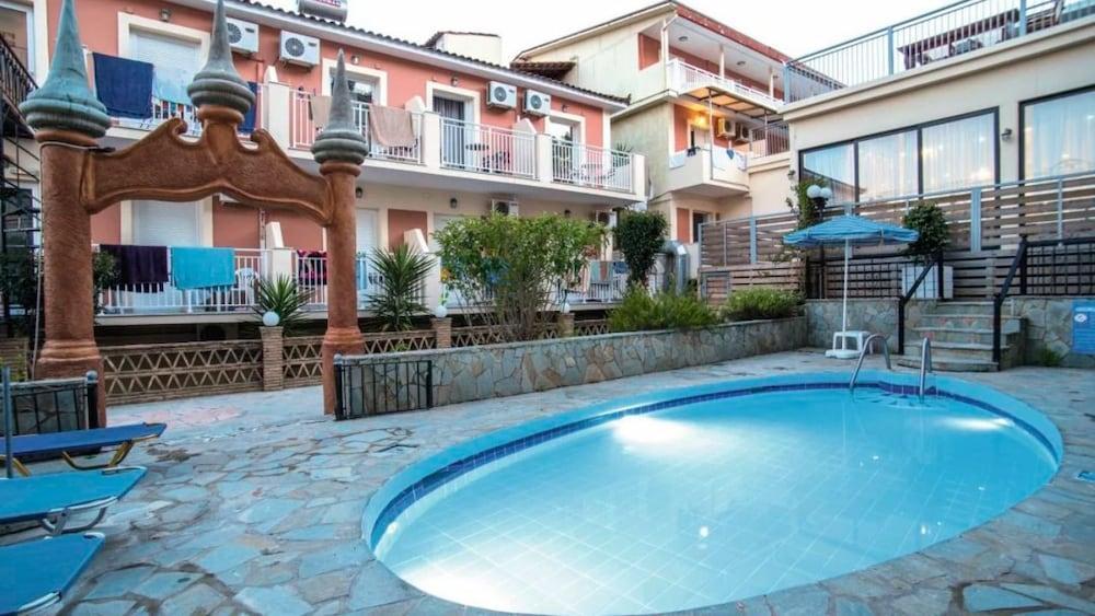 Mavrikos Hotel Plános エクステリア 写真