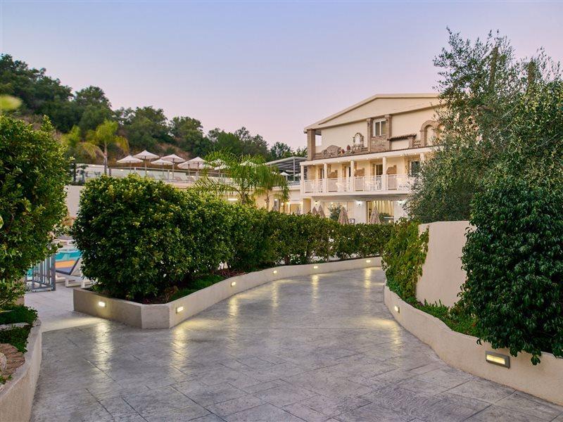 Mavrikos Hotel Plános エクステリア 写真
