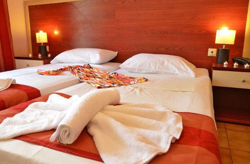 Mavrikos Hotel Plános エクステリア 写真