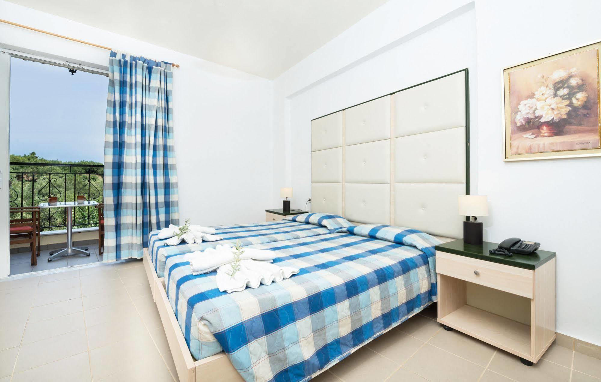 Mavrikos Hotel Plános エクステリア 写真