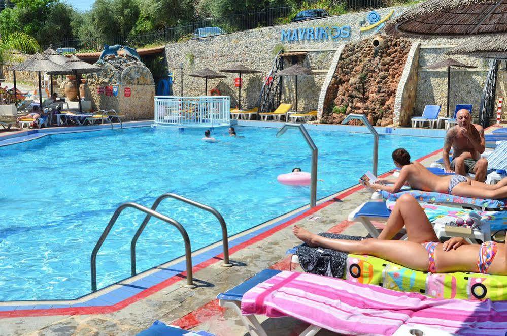Mavrikos Hotel Plános エクステリア 写真